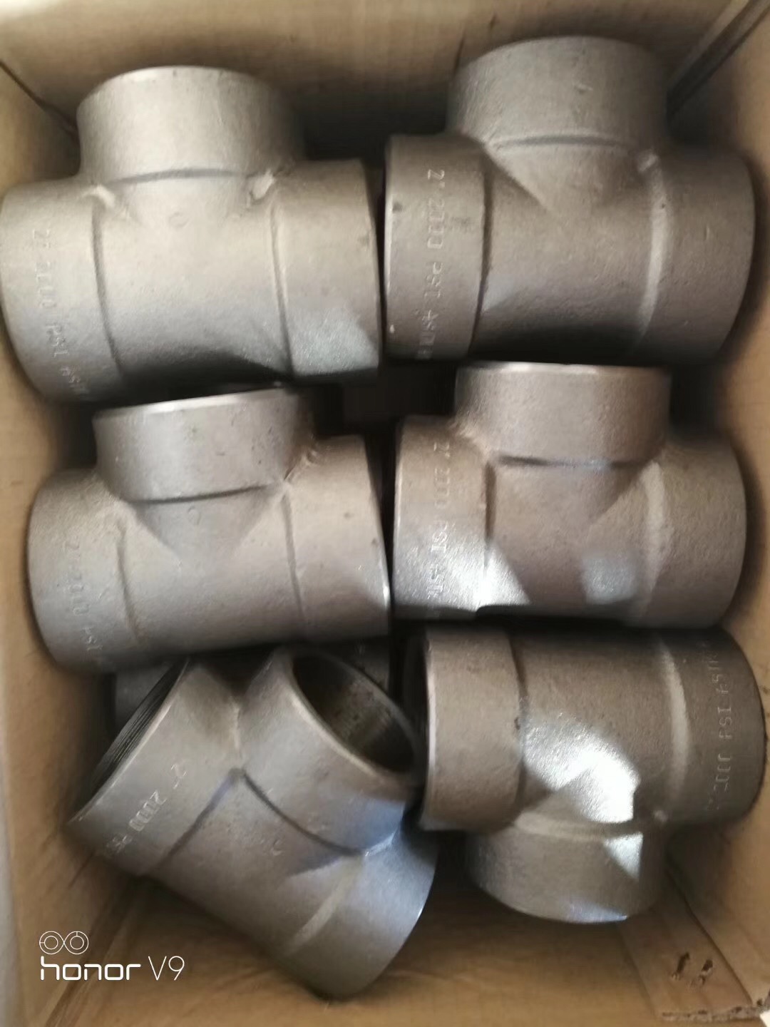 Socket weld and threaded pipe fittings